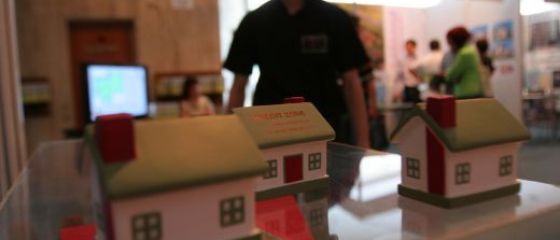 Oferte pentru cine e gata sa renunte la spatiu, in favoarea pretului. Vile in miniatura, la 63.000 de euro cu teren cu tot, si garsoniere la 23.000 euro
