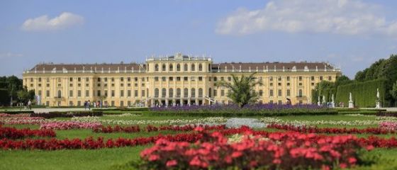 Se inchiriaza apartament in castelul Sch&ouml;nbrunn: 5.000 euro/noapte. Sunt cateva zeci de romani ce-si permit sa plateasca si 10.000 euro . Ce facilitati ai