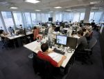 Eurobarometru: 64% dintre romani cred ca, in prezent, conditiile de munca in Romania sunt proaste