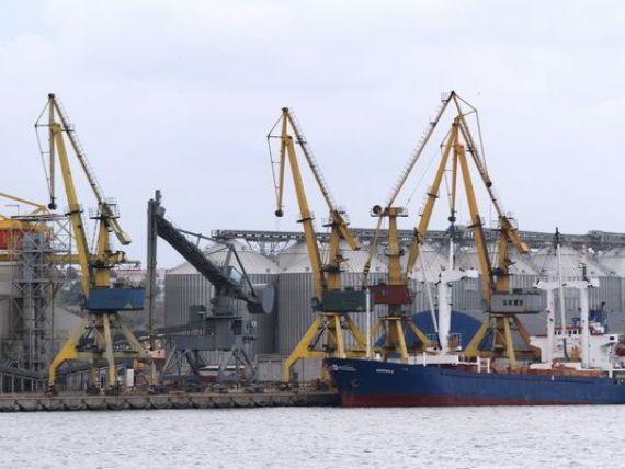 Operatorii din Portul Constanta vor sa cumpere actiuni la compania de stat care il administreaza