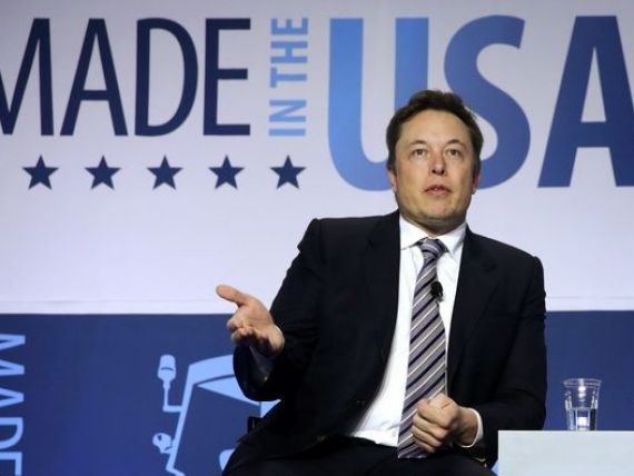 Miliardarul Elon Musk a primit, anul trecut, sub 70.000 dolari de la Tesla Motors, compania pe care o conduce. In 2012, primise 78 mil.