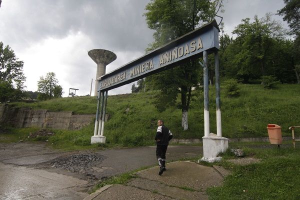 Romania Te Iubesc Valea Jiului Taramul Falimentului Vulcan Si Straja Statiunile Fara Turisti Aninoasa Singura Localitate Din Romania Care Si A Cerut Insolventa Incont Stirileprotv Ro