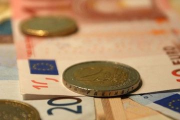 Statul vrea sa ia bani de la UE, pentru a plati salariile absolventilor de liceu. Programul care ar putea crea mii de locuri de munca