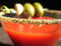 De ce cocktailul Bloody Mary are un gust mai bun in avion