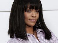 
	Instagram a inchis contul cantaretei Rihanna, din cauza unor fotografii nud

