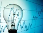 Cat costa drumul de la producatorul de energie la priza? Tarifele de distributie a energiei pentru populatie