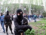 Occidentul lanseaza noi negocieri, la Viena, pentru evitarea unui razboi civil in Ucraina. 30 de morti si alte zeci de raniti, in confruntarile de la Slaviansk. Aeroportul din Donetk, inchis