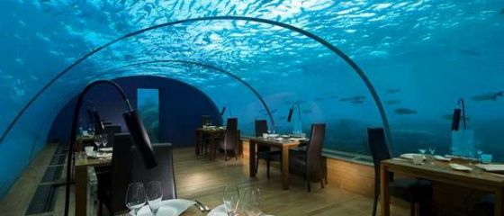 Primul restaurant subacvatic din lume, la 5 metri sub Oceanul Indian. A fost votat cel mai frumos de pe planeta. FOTO