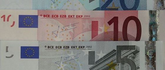 Refrenul economia duduie revine in actualitate, scoala din Romania care te plateste sa inveti si iti asigura un job dupa absolvire si cine si cu cat garanteaza pentru asigurarile de cutremur si inundatie