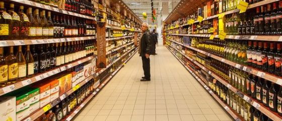 Mallul de langa targul de masini din Vitan a fost vandut, si-a facut cu iubitul un magazin fara concurenta in Bucuresti: Multi clienti nu inteleg ce vindem si 11 hipermarketuri noi in 2 ani numai in Bucuresti