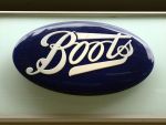 Walgreens, cel mai mare lant de farmacii din SUA, cumpara Boots care detine Farmexpert. Cu mutarea sediului fiscal americanii vor economisi miliarde de dolari la plata taxelor