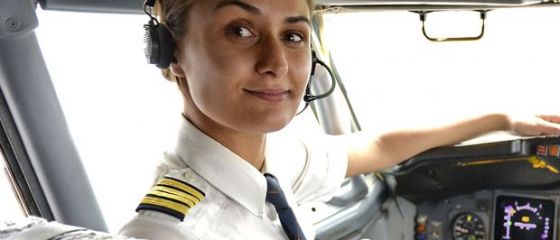 Uzina Dacia, la 15 ani de la preluarea Renault, Romania nu va putea adera la euro mai devreme de 2021 si povestea femeii pilot de la Blue Air: are 32 ani si castiga mii de euro/luna