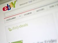 
	eBay a fost victima unui atac cibernetic si recomanda schimbarea parolelor. Grupul nu stie daca hackerii au ajuns si la cardurile bancare
