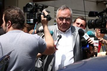 Dan Adamescu, urmarit penal pentru mita, este al doilea om in topul celor mai bogati romani. Averea, estimata la 900 milioane euro. Proprietatile, casele si supermasinile familiei