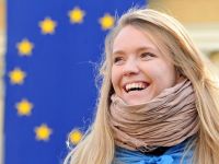 
	Ce cred tinerii despre Europa: speranta in est, dezamagire in vest. AFP: Romanii, iesiti de sub dictatura de un sfert de secol, au mare incredere in proiectul european
