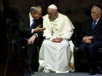 Presedintii israelian si palestinian, invitati de Papa Francisc la Vatican, la o rugaciune pentru pace. Cei doi au acceptat