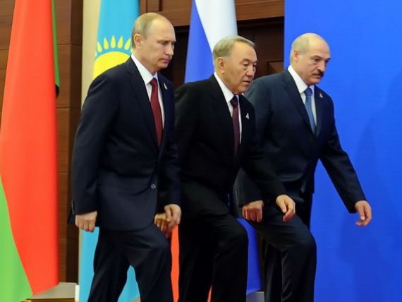 Moment istoric la Astana. Rusia semneaza cu Belarus si Kazahstan crearea Uniunii Economice Eurasiatice, la concurenta cu UE