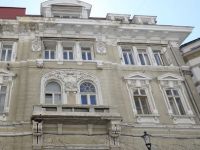 
	Preturile apartamentelor vechi au scazut cu pana la 57% din 2008, anul de boom imobiliar. Garsoniera in Bucuresti, de la peste 80.000 de euro la 35.000
