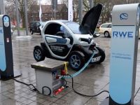 
	Masina electrica Renault Twizy, disponibila in Romania de la 7.000 euro cu TVA, la care se adauga&nbsp; chiria lunara a bateriei

