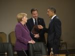 Tensiunile de la varful UE ating cote maxime, pe fondul amenintarilor Londrei cu exit-ul. Juncker: Nu ma vor forta sa ma pun in genunchi in fata britanicilor . Obama intervine