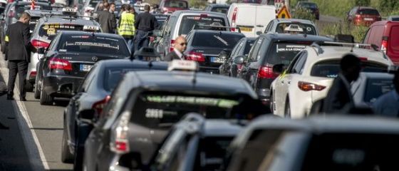 Revolta soferilor de taxi i-a imbogatit pe creatorii Uber peste noapte. Inscrierile in aplicatia de smartphone au crescut cu 850% intr-o zi
