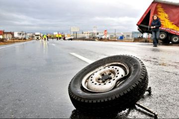 Premiera in Romania: CNADNR, obligata sa plateasca 1 milion de euro unei tinere care si-a pierdut mana intr-un accident, din cauza starii proaste a drumului