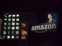 
	Amazon a lansat Fire Phone. Pe ecran imaginile par 3D. Bezos: Poti indrepta smartphone-ul catre un produs si apoi sa-l comanzi online. Preturi si caracteristici. GALERIE FOTO&nbsp;
