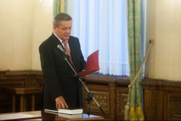 Presedintele atrage atentia noului ministru Ioan Rus asupra unor acte de coruptie la autostrada Comarnic-Brasov. Ponta: Basescu nu stie ca autostrazile nu stau in Ministerul Transporturilor, e mai batran