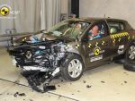Renault, lovit de tanc la crash test. Rezultat aproape catastrofal pentru masina de la care francezii asteptau 5 stele