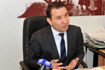 Romeo Stavarache, retinut de DNA. Primarul Bacaului, suspectat ca ar fi primit mita peste 2,3 mil. lei de la patru oameni de afaceri. Ce a scris in declaratia de avere