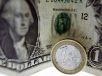 Ministrul de Finante francez critica hegemonia dolarului in tranzactiile internationale: &quot;Noi europenii ne vindem unii altora in dolari. Cred ca o reechilibrare este necesara&rdquo;