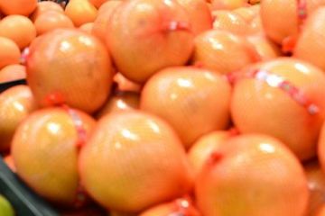 Principalul furnizor de fructe si legume al lanturilor de hipermarketuri a facut evaziune de 24 mil.euro. Cum a fost fraudat statul cu binecuvantarea ANAF