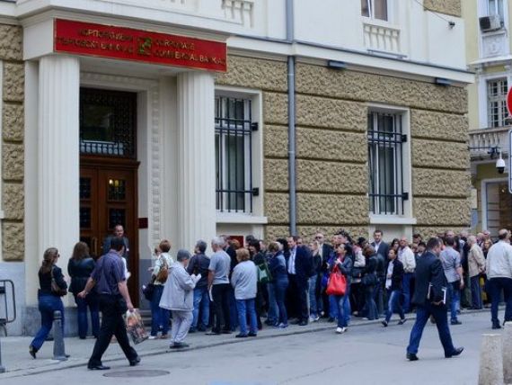 Bulgaria inchide a patra mare banca din tara, unde lipsesc dosare de credite de 1,8 miliarde de euro