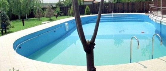 Platiti piscina, vila e bonus. Paradoxul de piata imobiliara in scadere, din Romania