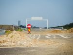 Cei trei tineri care l-au facut presedinte pe Iohannis; Mircea Lucescu revine in clasamentul celor mai bogati romani; liceele industriale, considerate salvarea pentru piata muncii; cum poate fi construita mai ieftin Comarnic-Brasov