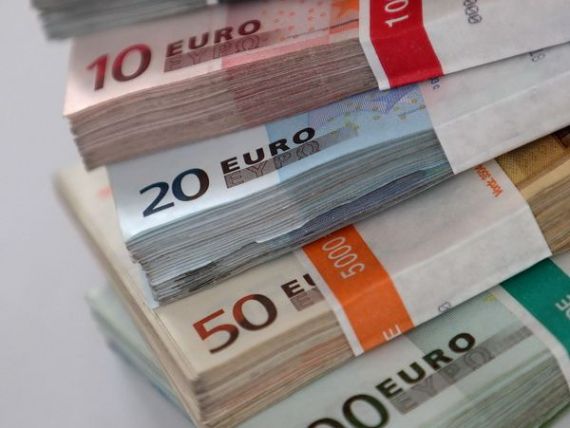 BCE a cumparat obligatiuni de 10 mld. euro in primele 3 zile ale programului de relaxare cantitativa. Impactul asupra monedei unice