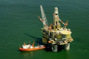 Petrom a descoperit un nou zacamant de petrol in Marea Neagra. O sonda ar putea umple rezervoarele a peste 3800 masini/zi. Cati bani va castiga statul