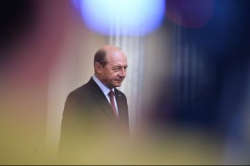 Basescu: Armata ucraineana s-a saturat de casti si arme neletale, trebuie ajutata cu orice mijloace