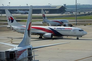 Actiunile Malaysia Airlines s-au prabusit pe bursa. Compania, in pragul falimentului