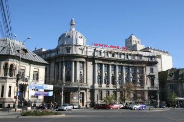 Perchezitii la ASE si la locuinta prodecanului Iuliu Serbanescu, intr-un dosar de coruptie. Ar fi luat de la studenti intre 400 de lei si 500 de euro, pentru lucrari de licenta