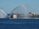 Costa Concordia, de doua ori mai mare ca Titanicul, isi incepe calatoria finala, inainte de a fi dezmembrata. Operatiunea de salvare a navei, cost total de 1,5 mld. euro. FOTO