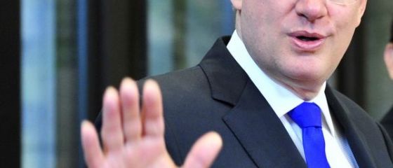 Canada trece la un nou nivel si loveste in circuitele financiare ale economiei Rusiei. Restrictiile impuse Moscovei