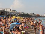 Cel mai aglomerat weekend de pe litoralul romanesc: aproape 100.000 de turisti au fost la mare la sfarsitul saptamanii trecute