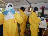 Peste 1.300 de cazuri de infectare cu virusul Ebola in Africa de Vest