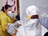 Teroristii ar putea folosi virusul Ebola pentru a crea o bomba biologica, sustine un expert britanic