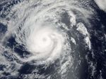 Hawaii, pe traiectoria a doua uragane, care vor lovi insulele in urmatoarele 48 de ore