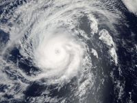 Hawaii, pe traiectoria a doua uragane, care vor lovi insulele in urmatoarele 48 de ore