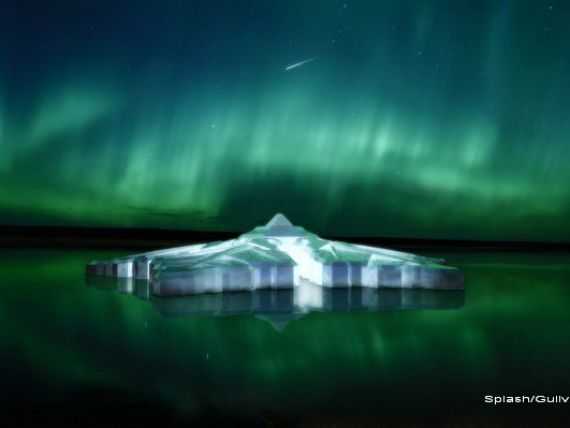Cel mai frumos hotel din lume, construit din sticla, pe apa, sub forma unui fulg de nea. Priveliste unica: Aurora Boreala. FOTO