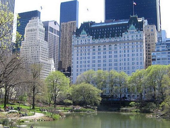 Un miliardar indian, aflat in inchisoare, vrea sa vanda hotelul New York Plaza, unul dintre cele mai scumpe din lume, pentru plata cautiunii record: 1,6 mld. dolari