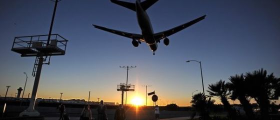 Un avion de pasageri a luat foc la aterizarea pe aeroportul din Florenta
